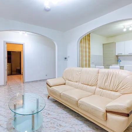 Large 3br With Private Balcony, St'pauls Bay By 360 Estates Apartmán St. Paul's Bay